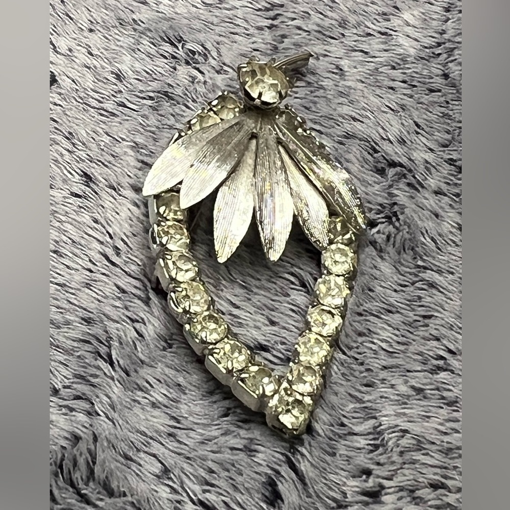 Rhinestone Leaf Brooch Silver Tone Vintage